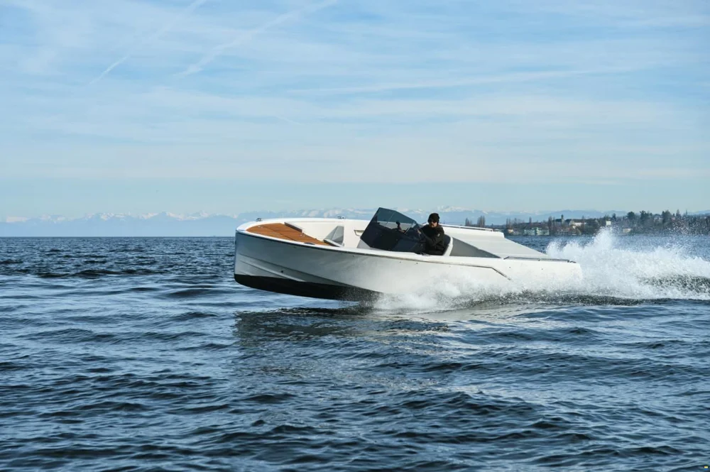 BoatPhoto.coverAlt