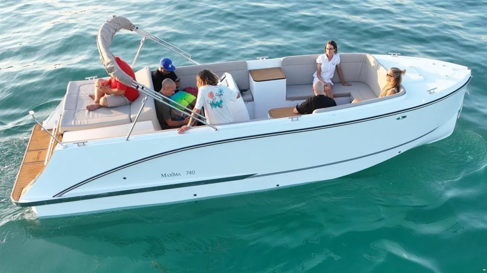 BoatPhoto.alt