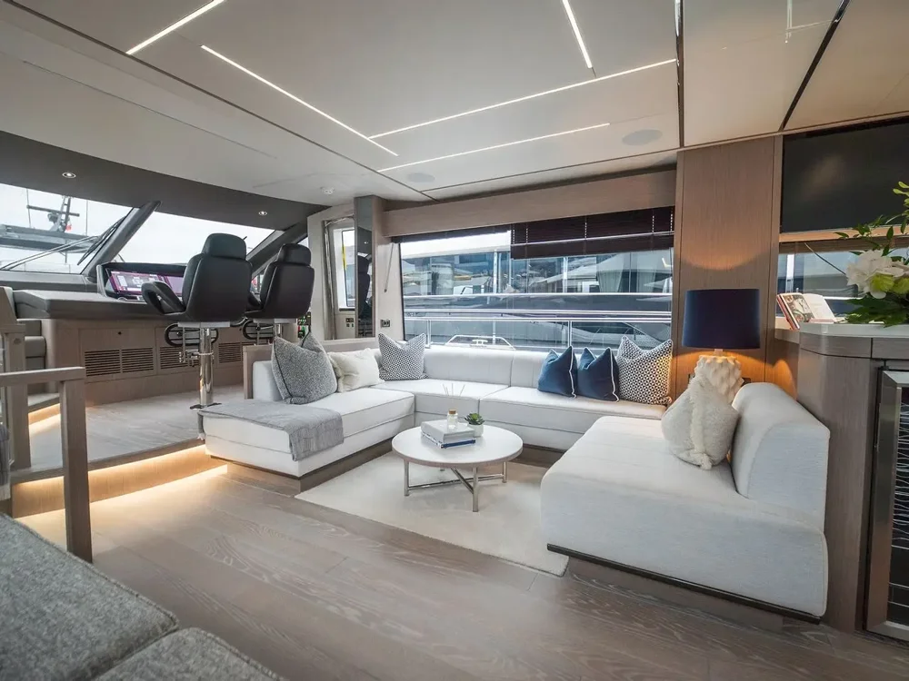 2025 SUNSEEKER 76 Yacht for sale in Cannes, France, photo 3 of 5