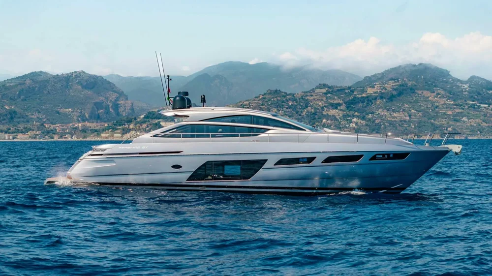 BoatPhoto.coverAlt