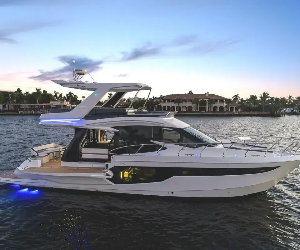 BoatPhoto.coverAlt