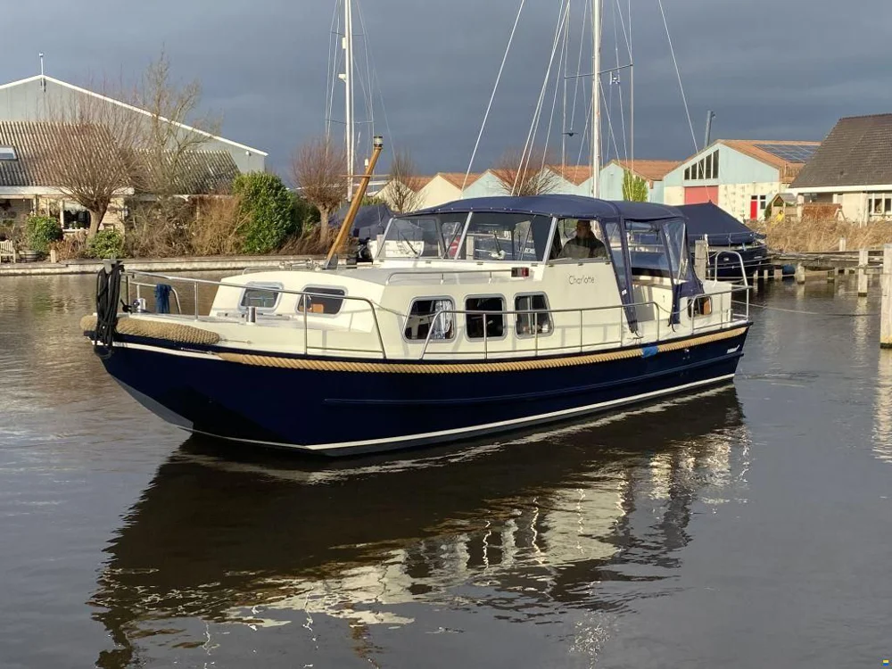 BoatPhoto.coverAlt