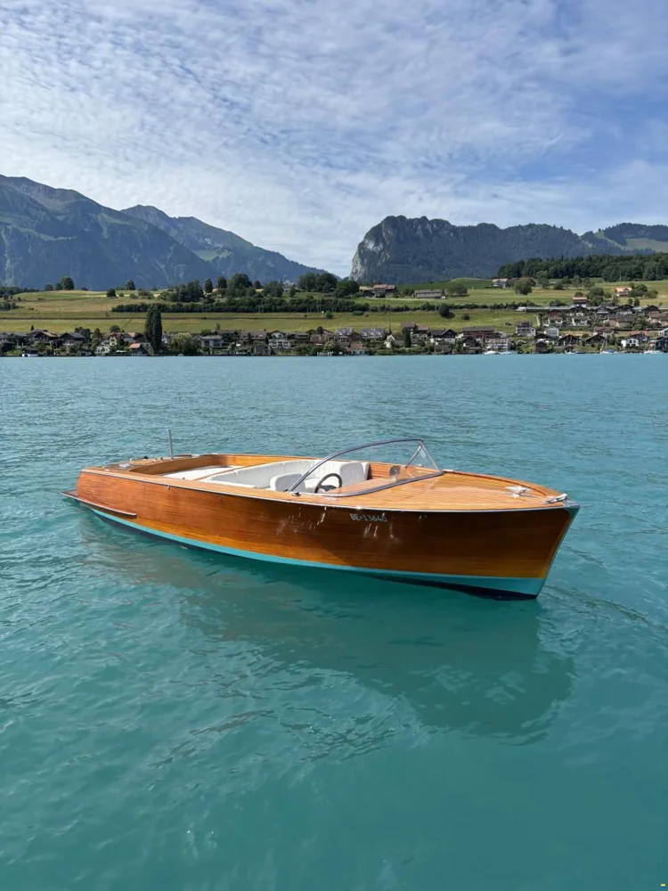 BoatPhoto.coverAlt