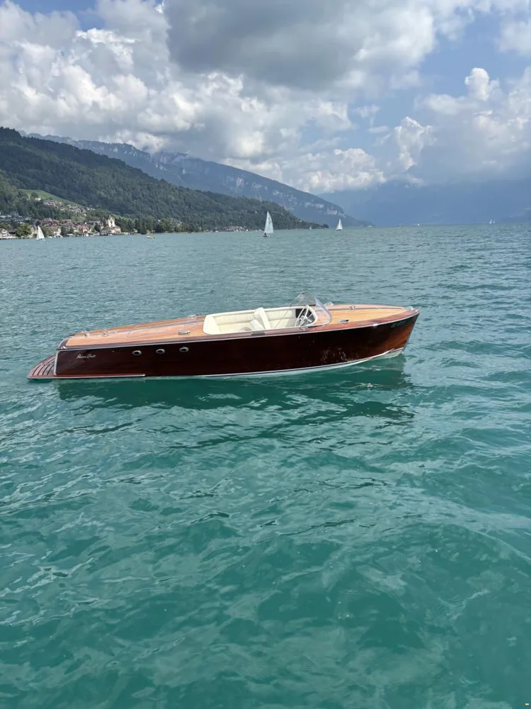 BoatPhoto.coverAlt