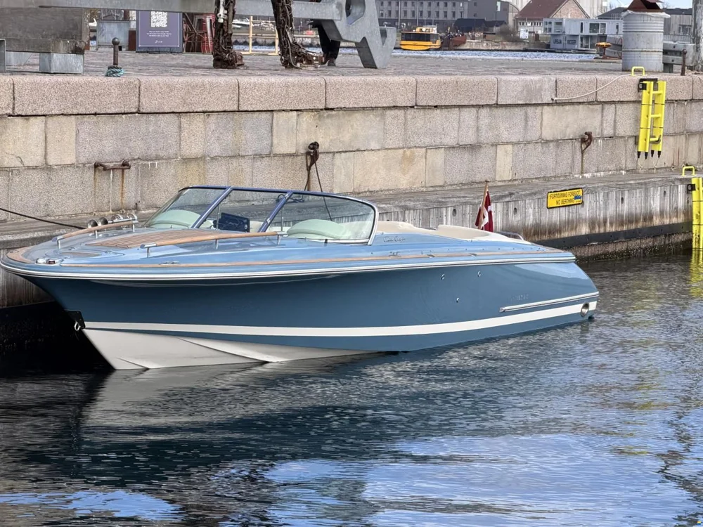 BoatPhoto.coverAlt