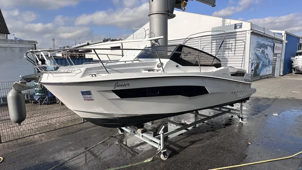 BoatPhoto.coverAlt