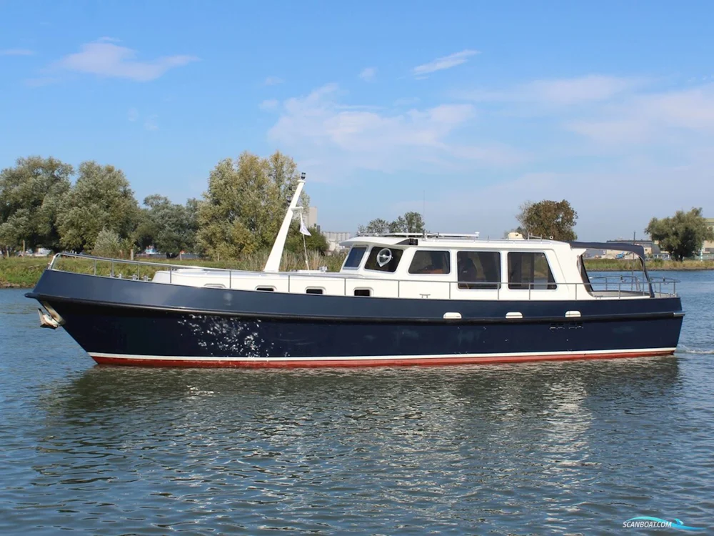 BoatPhoto.coverAlt