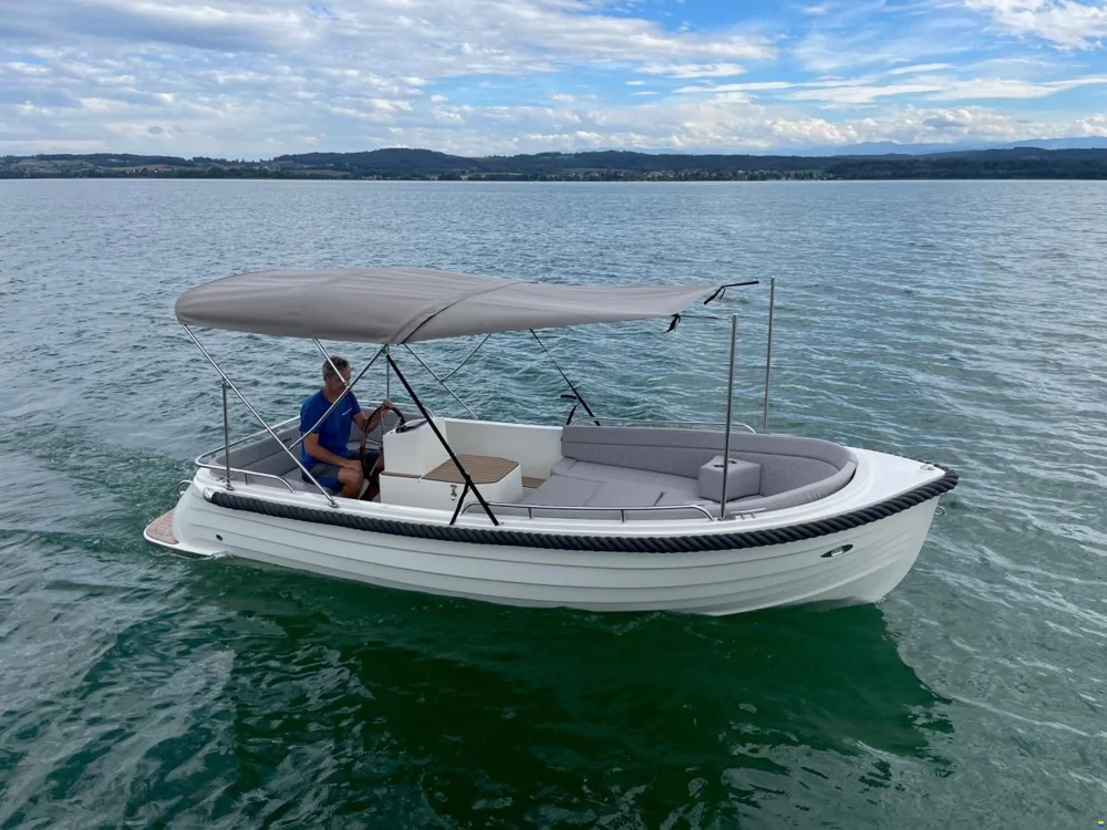 BoatPhoto.coverAlt