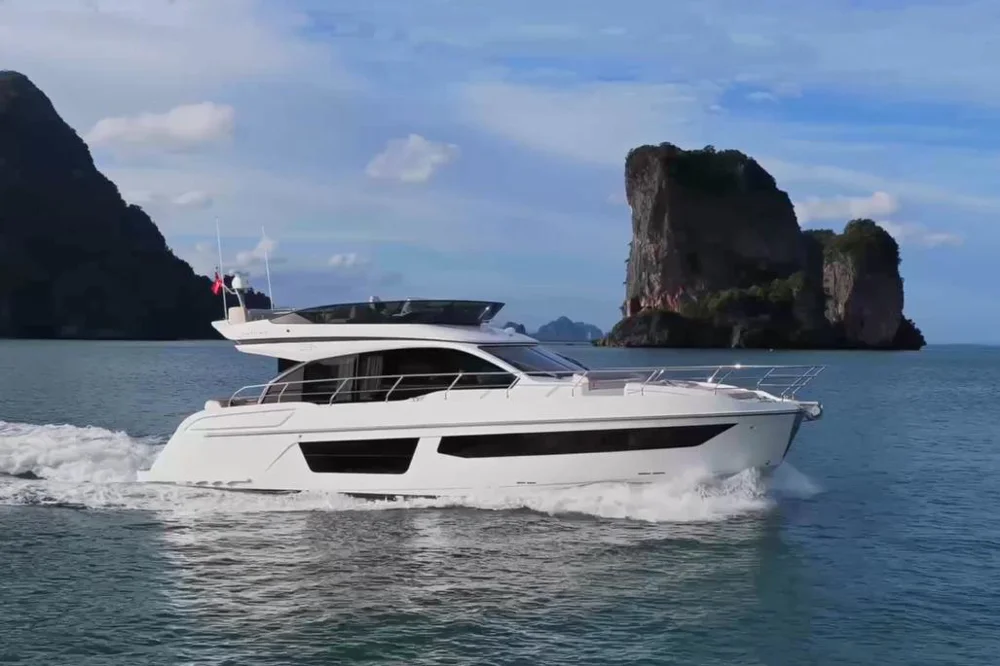 BoatPhoto.coverAlt