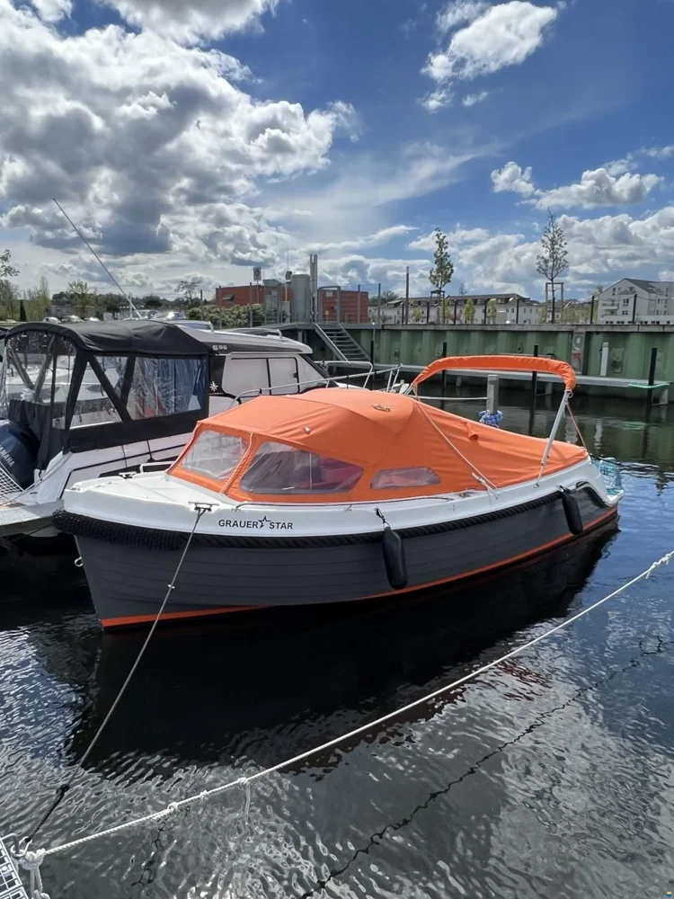BoatPhoto.coverAlt