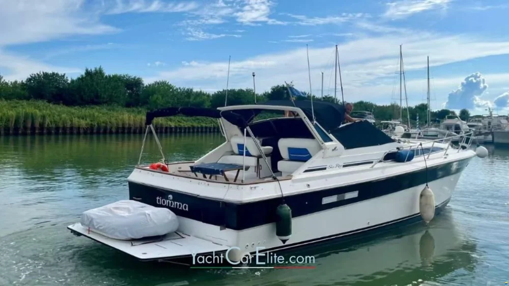 BoatPhoto.coverAlt