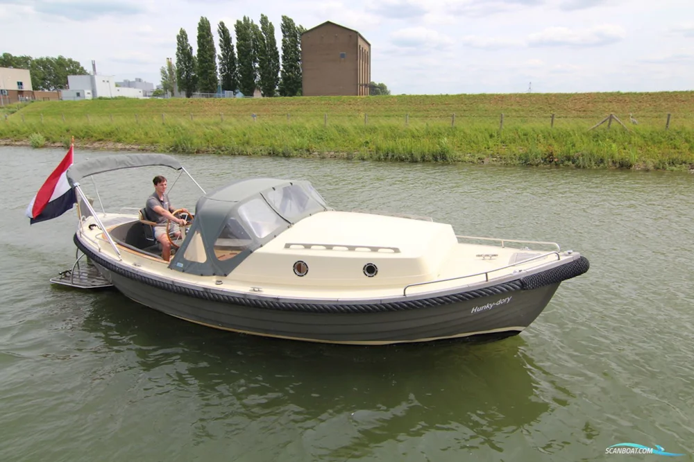 BoatPhoto.coverAlt