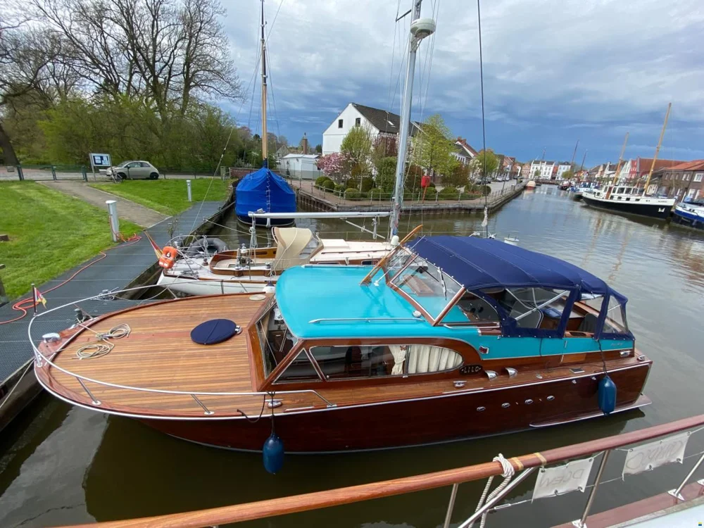 BoatPhoto.coverAlt