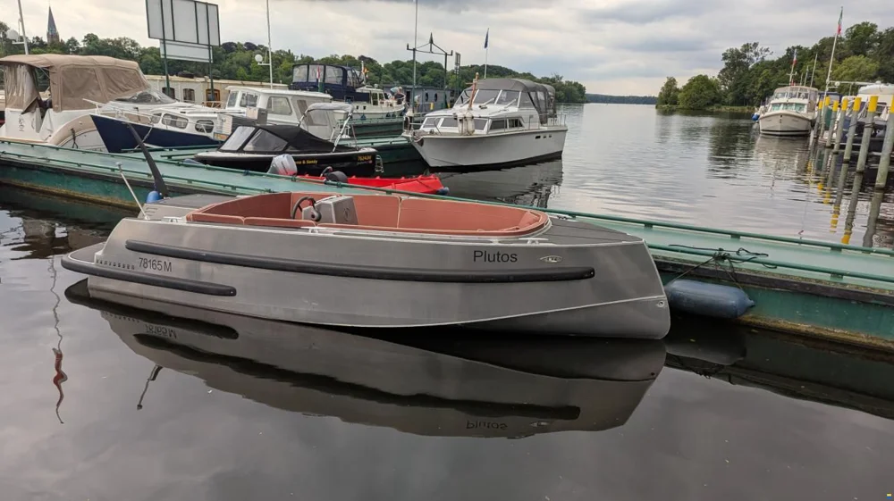 BoatPhoto.alt