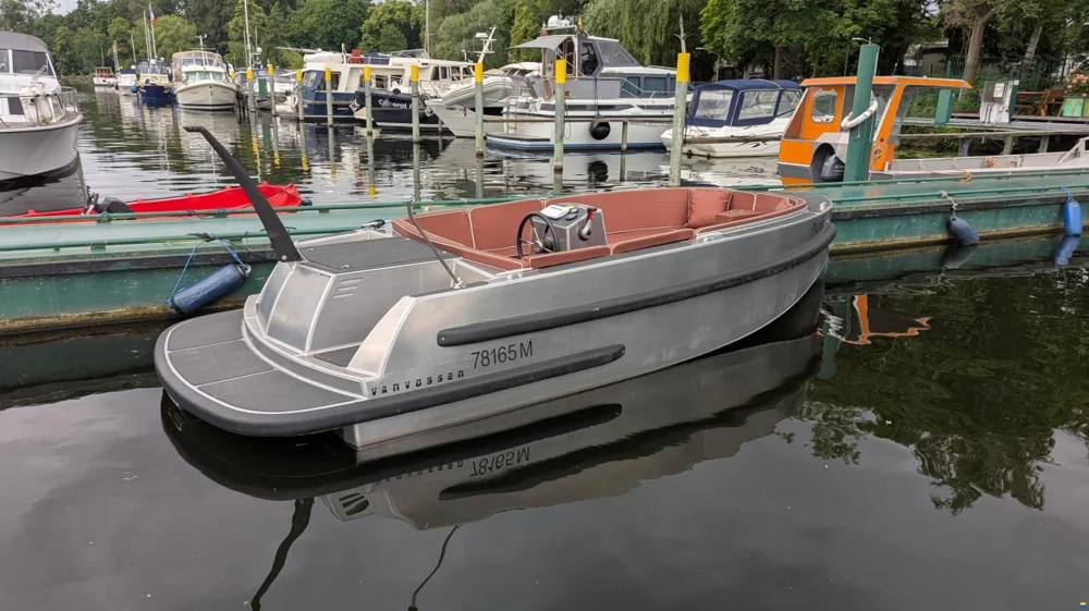 BoatPhoto.alt