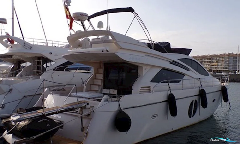 BoatPhoto.coverAlt