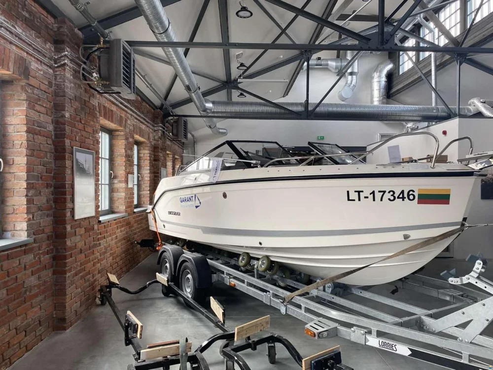 BoatPhoto.coverAlt