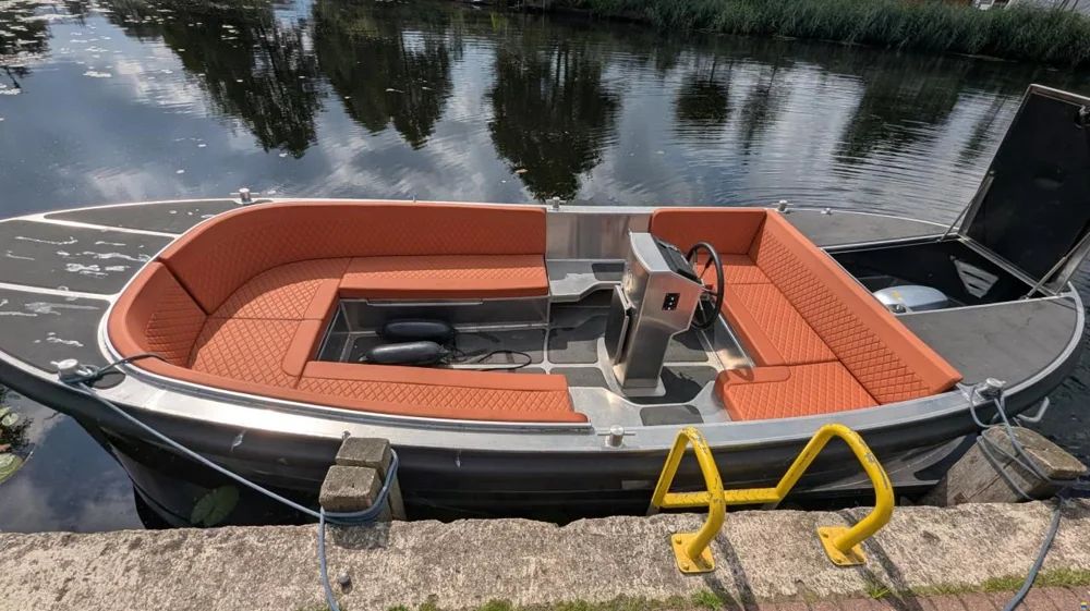 BoatPhoto.alt
