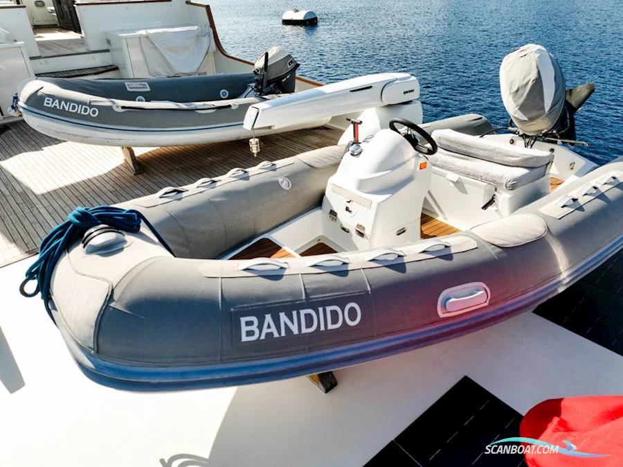 BoatPhoto.alt