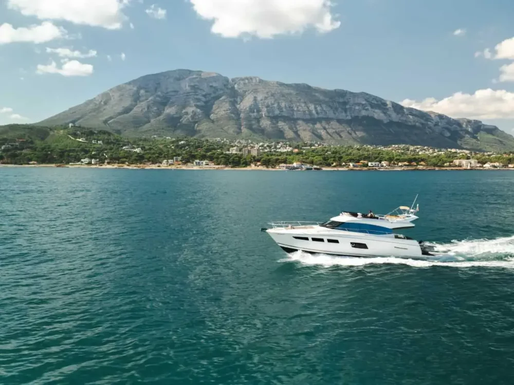 BoatPhoto.coverAlt