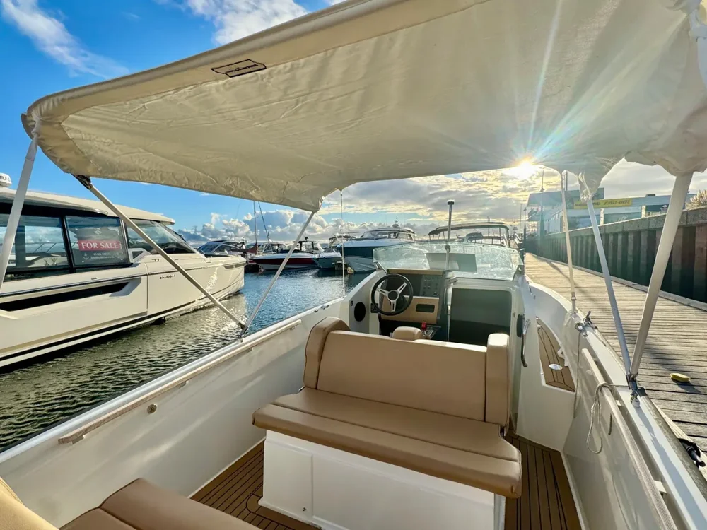 BoatPhoto.coverAlt