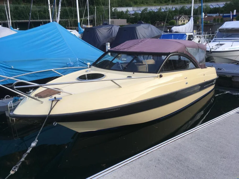 BoatPhoto.coverAlt