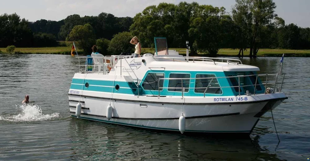 BoatPhoto.coverAlt