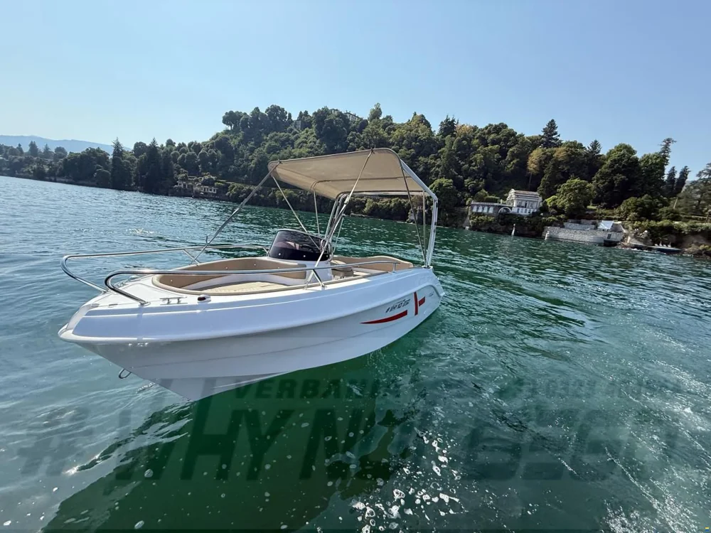 BoatPhoto.coverAlt