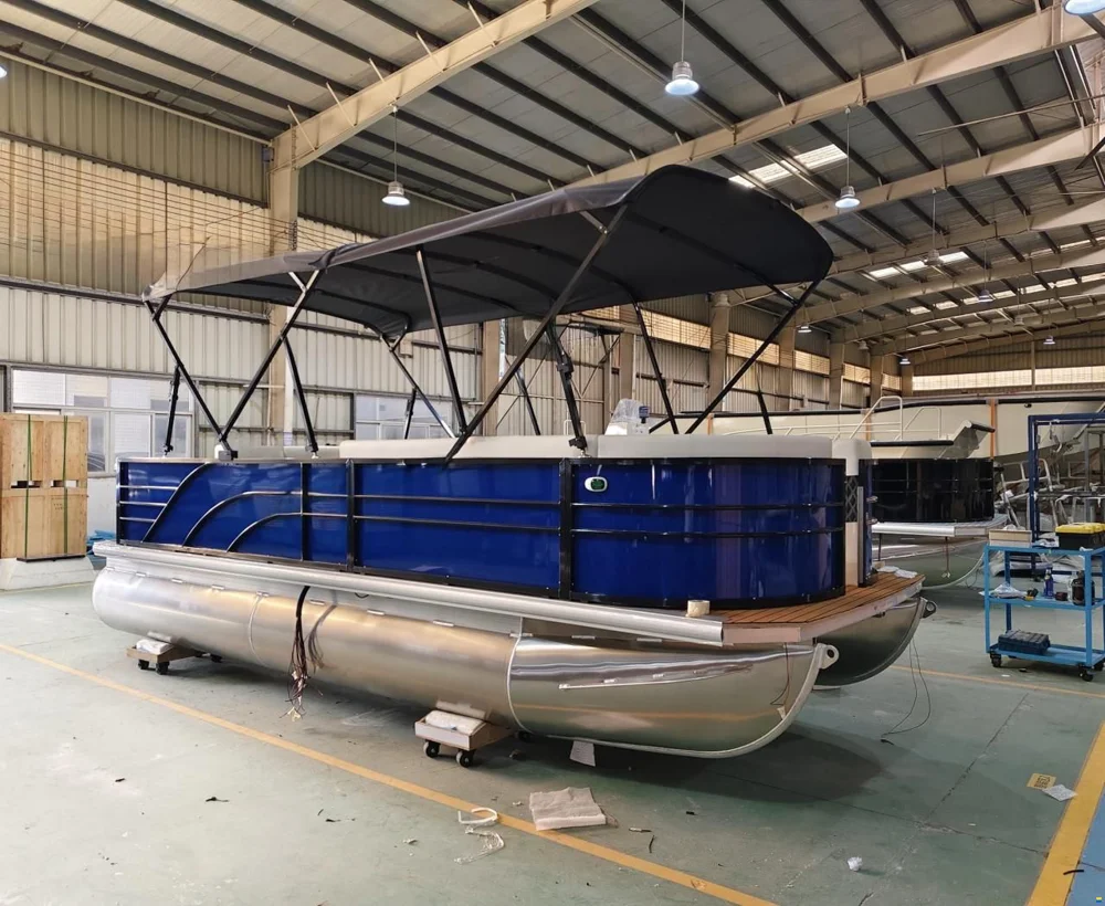 BoatPhoto.coverAlt