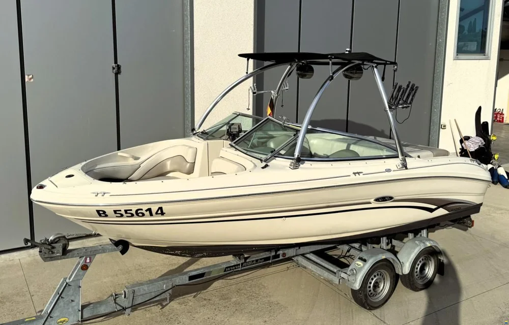 BoatPhoto.coverAlt