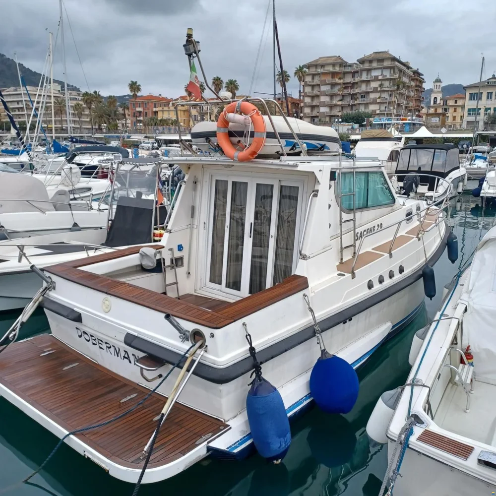 BoatPhoto.coverAlt