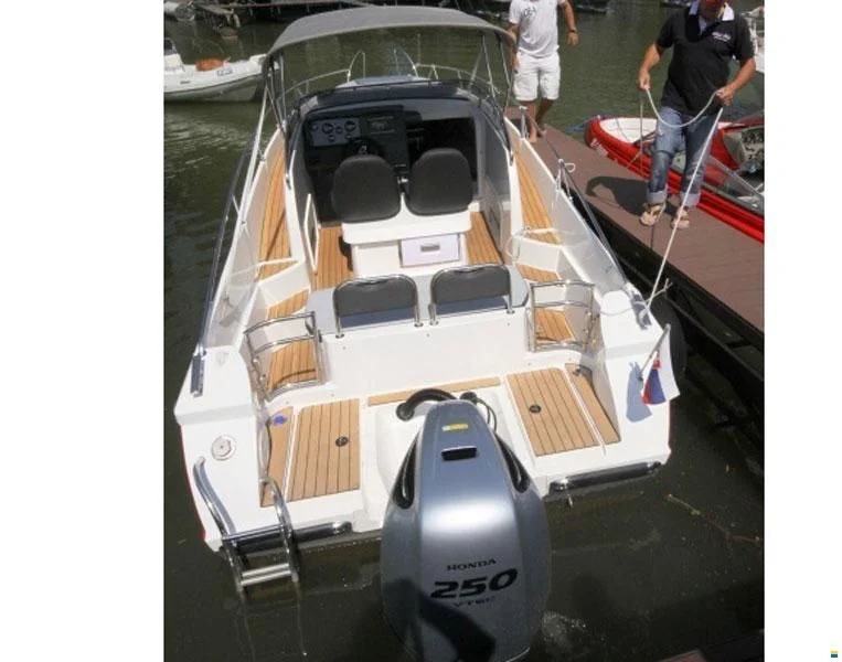 BoatPhoto.alt