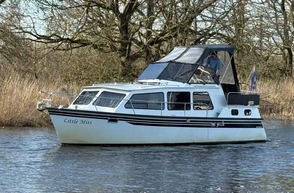 BoatPhoto.coverAlt