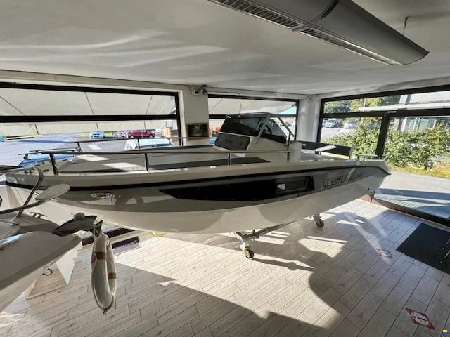 BoatPhoto.coverAlt