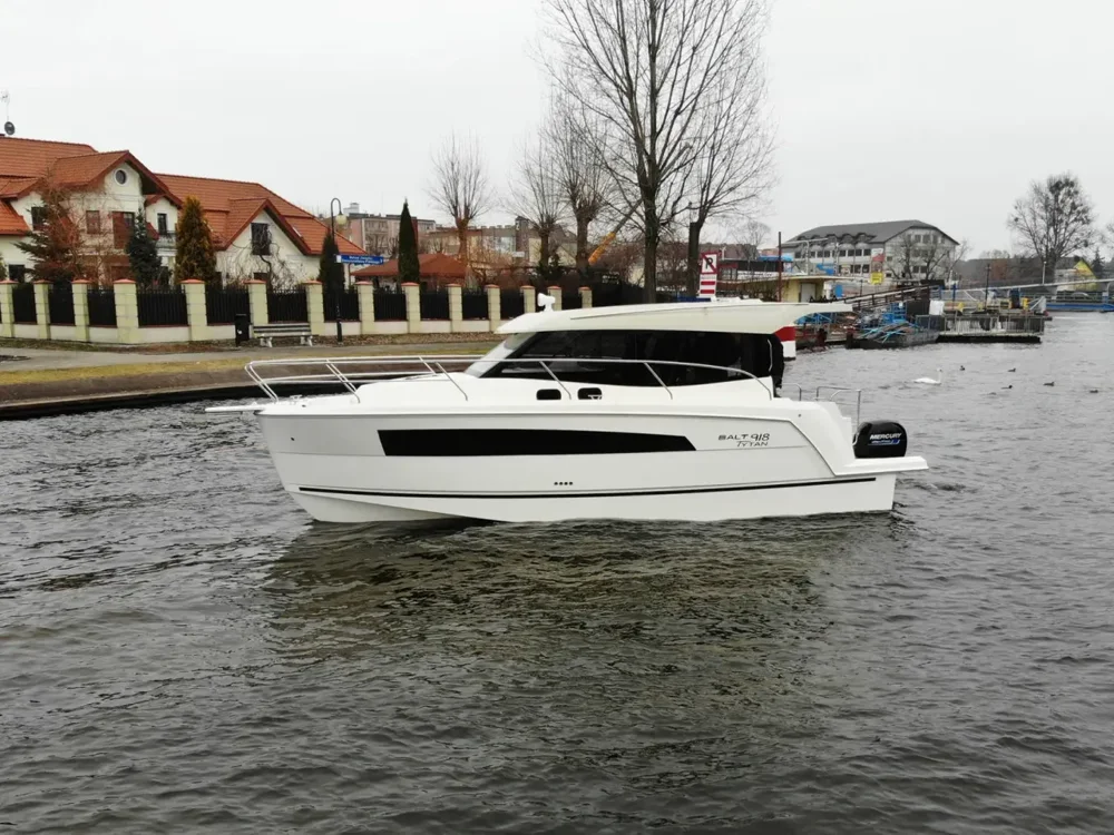 BoatPhoto.coverAlt