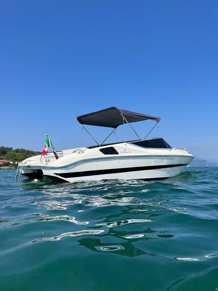 BoatPhoto.coverAlt