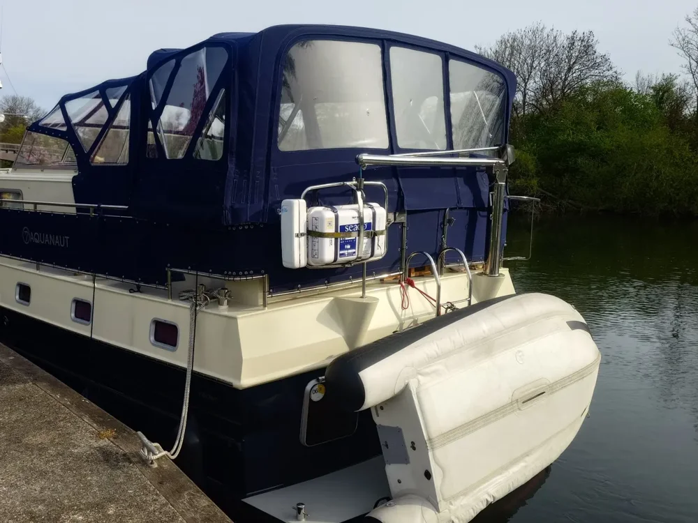 BoatPhoto.alt