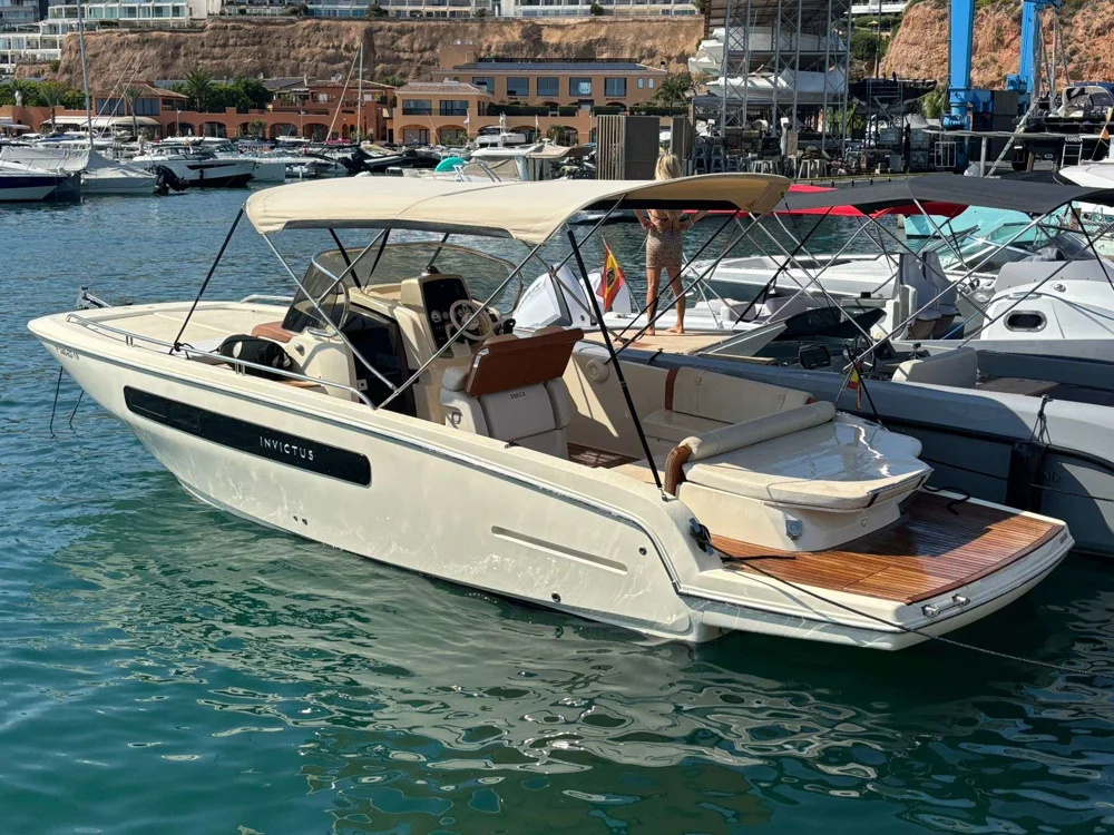 BoatPhoto.coverAlt