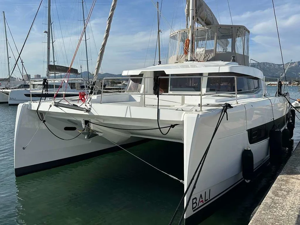 BoatPhoto.coverAlt