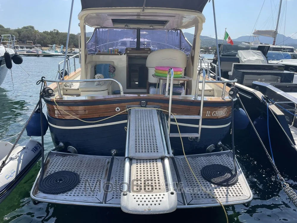 BoatPhoto.coverAlt