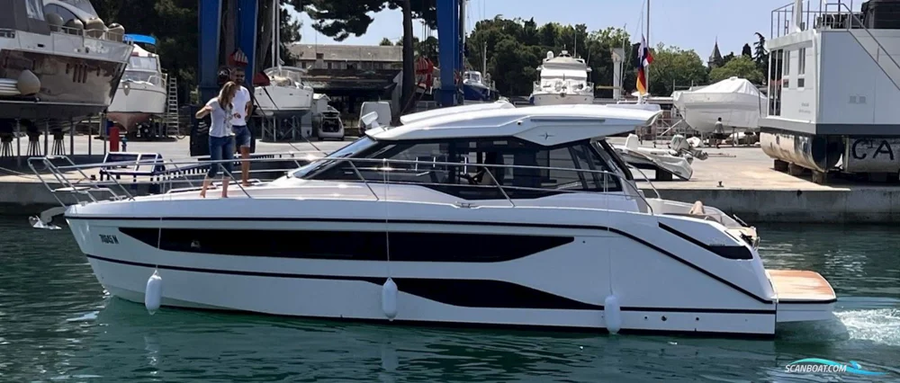 BoatPhoto.coverAlt