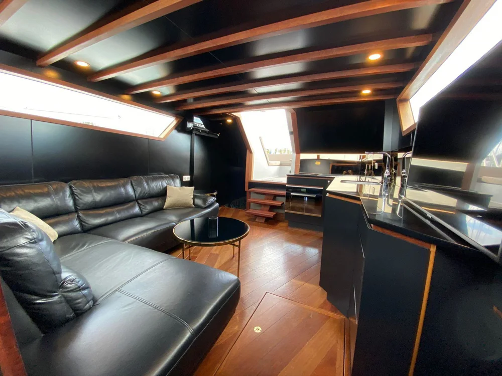 BoatPhoto.coverAlt