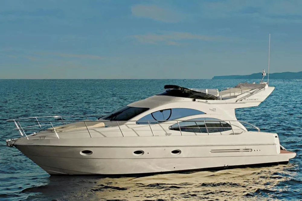 BoatPhoto.coverAlt