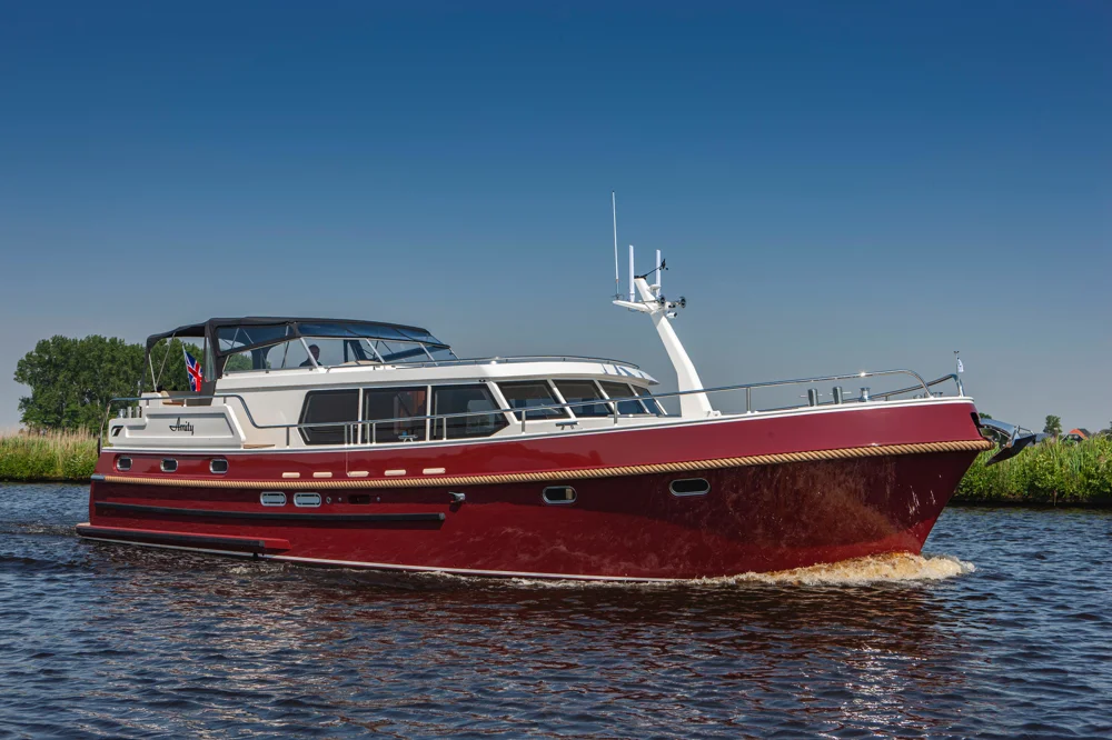 BoatPhoto.coverAlt