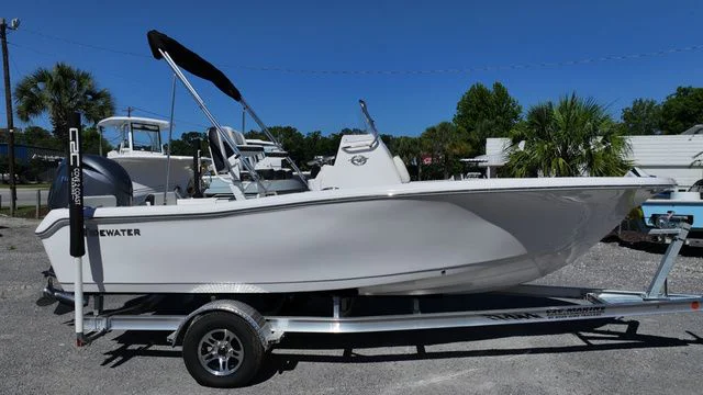 BoatPhoto.coverAlt
