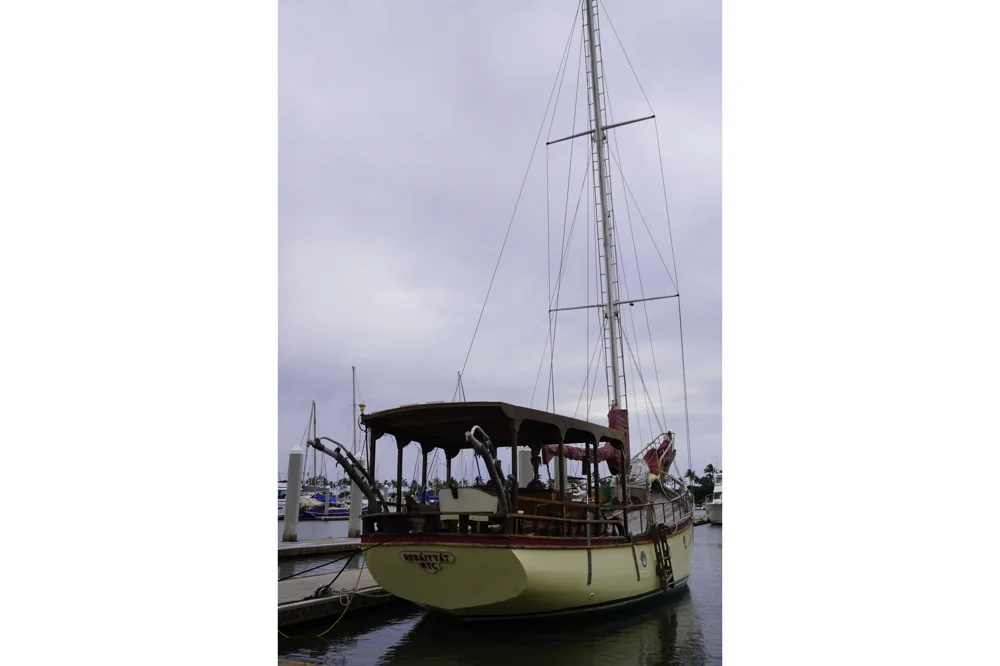 BoatPhoto.coverAlt