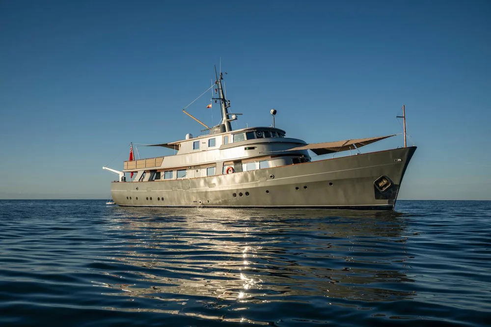 BoatPhoto.coverAlt