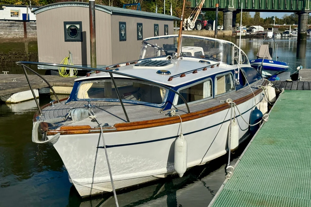 BoatPhoto.coverAlt