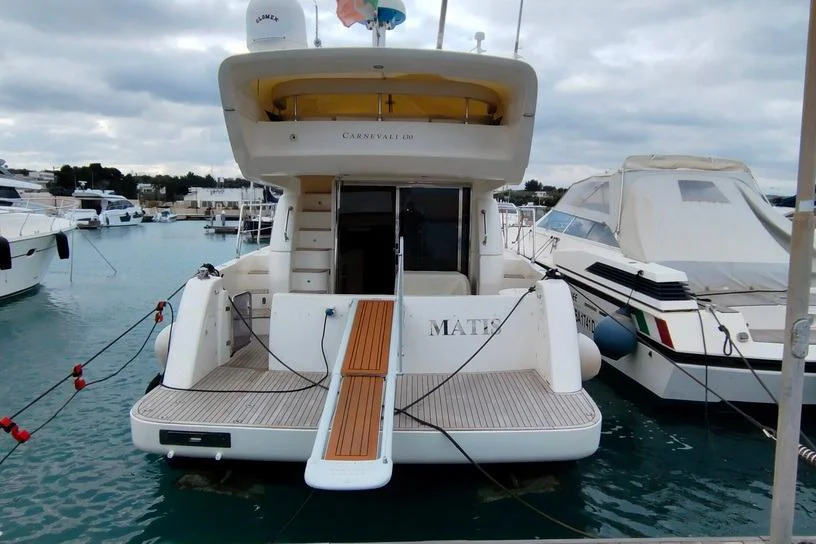 BoatPhoto.coverAlt