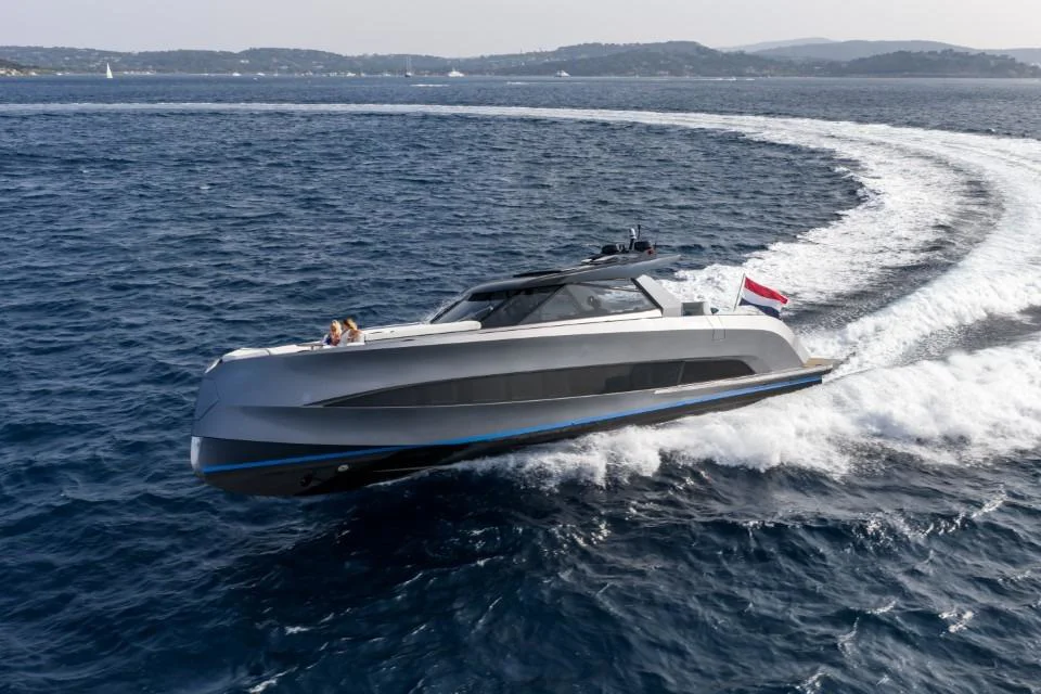 BoatPhoto.coverAlt